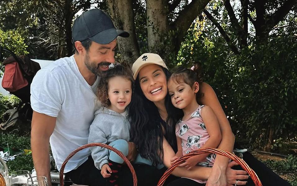 Χριστίνα Μπόμπα: Ο τρόπος που της έκανε πρόταση γάμου ο Τανιμανίδης και η μεγαλύτερη δυσκολία που αντιμετώπισε ως μαμά