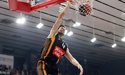 Λούντζης: «Είχαμε συμφωνήσει ότι έπρεπε να τα δώσουμε όλα για τη νίκη, εξωπραγματική η εμφάνιση του Γουόκερ»