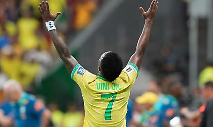 Λύτρωσε την Βραζιλία στο 99’ με γκολάρα ο Βινίσιους