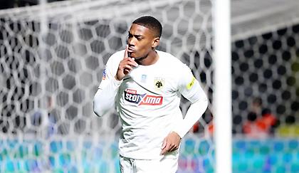 Περιμένουν τα νέα για Μαρσιάλ στην ΑΕΚ