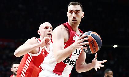 Νοσοκομείο ο Ολυμπιακός: Νοκ άουτ για δύο εβδομάδες οι Μιλουτίνοφ και Βιλντόσα - Εκτός με Πανιώνιο Φουρνιέ, Λαρεντζάκης