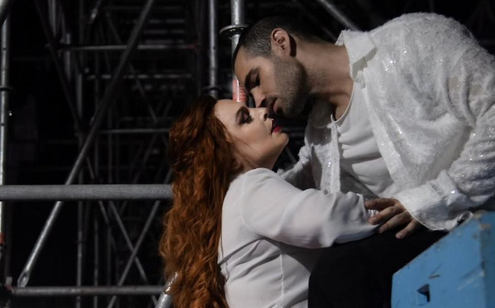 Σοφία Κουρτίδου: Η έκπληξη του αγαπημένου της Γιάννη για τα γενέθλιά της και η ιδιαίτερη σημασία της τούρτας της