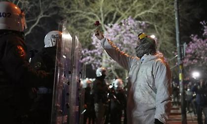 Η Άγκυρα ανακοίνωσε επίσημα την καρατόμηση του Ιμάμογλου και άλλων δύο δημάρχων - Νέες κινητοποιήσεις το βράδυ