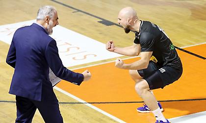 «Κάθε χρόνο και ψηλότερα»: Ανανέωσε με τον ΟΦΗ ο Καλμαζίδης