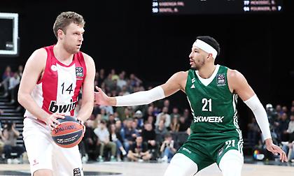 Μόνο Φουρνιέ και Βεζένκοφ σκόραραν στο πρώτο δεκάλεπτο για τον Ολυμπιακό!