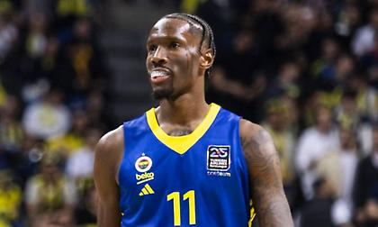 Ξέρανε με τριποντάρα την Παρί και κράτησε γερά στη δεύτερη θέση τη Φενέρ ο Χέιζ-Ντέιβις!