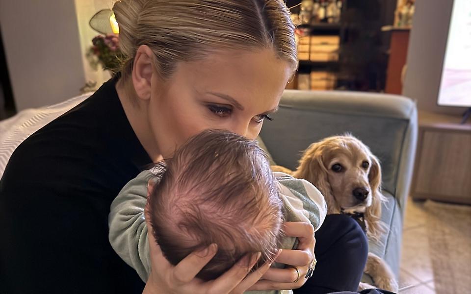 Φωτεινή Πετρογιάννη: Τα «μούτρα» του Mocca για ένα πλαστικό μπουκαλάκι που έδωσε στο μωρό!