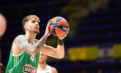 Απίθανη ανατροπή από το -15 με ένα σερί 18-0 σε ένα τετράλεπτο για τον Παναθηναϊκό!