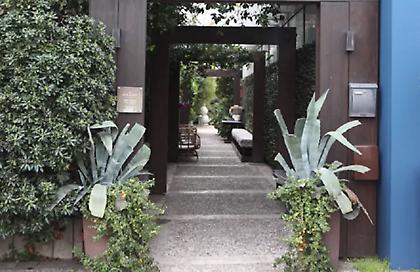 Σε διαφυγή υγραερίου αποδίδεται η έκρηξη με τους 2 τραυματίες σε εστιατόριο στο Χαλάνδρι - Συνελήφθη η υπεύθυνη