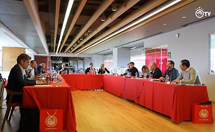 Σπουδαία κίνηση από Ολυμπιακό: Φιλοξένησε το UEFA Club Media Forum!