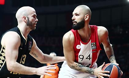 Μήνυμα Φουρνιέ στον κόσμο του Ολυμπιακού: «Περνάμε δύσκολη περίοδο-Χρειαζόμαστε την αγάπη και τη στήριξή σας»