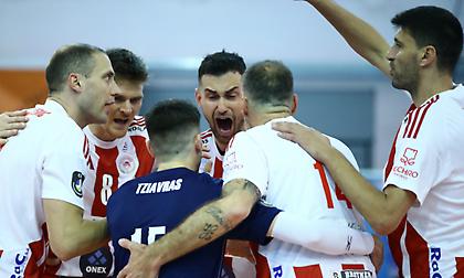 Κυρίαρχος Ολυμπιακός, ξεπέρασε εύκολα το εμπόδιο του πρωτάρη ΟΦΗ και πάει φουλ για τον 18ο Κύπελλο της ιστορίας του!