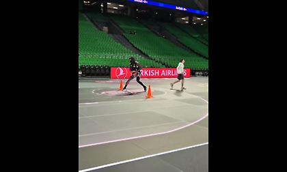 Θηρίο στο... κλουβί ο Λεσόρ: Σκληρή προπόνηση στο ΟΑΚΑ πριν το ματς με την Παρί για τον Γάλλο σέντερ!