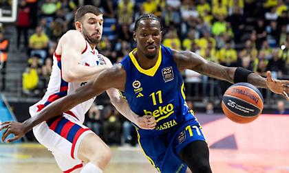 Η Φενέρ... έβαζε τις βολές και έριξε τον Ολυμπιακό από την κορυφή