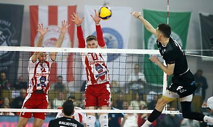 O μεγάλος τελικός του Κυπέλλου βόλεϊ: Ολυμπιακός-ΠΑΟΚ 2-1 σετ