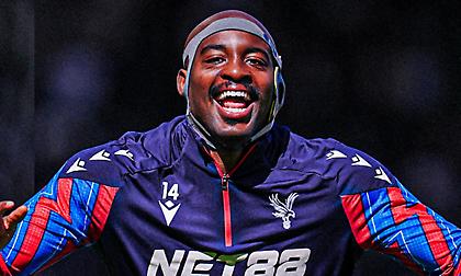 Τελικά με ειδικό προστατευτικό στο αυτί ο Ματετά στο ματς Κυπέλλου