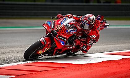 Τρίτη συνεχόμενη pole position για τον Μαρκ Μαρκέθ