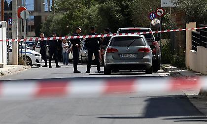 Άνδρας εισέβαλε με κατσαβίδι στο ΑΤ Κορωπίου και τραυμάτισε αστυνομικούς – Συνελήφθη ο δράστης