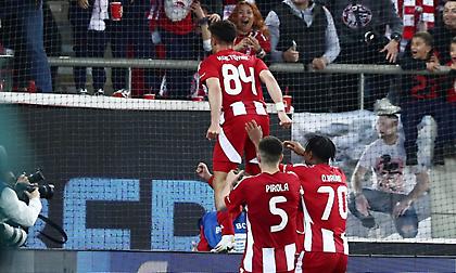 Κυρίαρχος και… οσονούπω πρωταθλητής ο Ολυμπιακός, δεν μπορούσε όσο και αν ήθελε ο Παναθηναϊκός