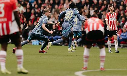 Παράσταση… τίτλου από Άγιαξ και 0-2 στο Αϊντχόφεν!