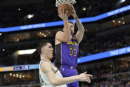 Ριβς, Ντόντσιτς και ΛεΜπρόν πέτυχαν 85 από τους 134 των Λέικερς στη νίκη επί των Γκρίζλις!