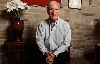 Πέθανε ο Ρίτσαρντ Τσάμπερλεϊν: Ήταν ο εμβληματικός πάτερ Ραλφ από «Τα πουλιά πεθαίνουν τραγουδώντας»