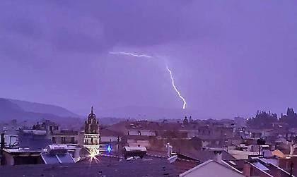 Καιρός: Μήνυμα του 112 στις Κυκλάδες για έντονα φαινόμενα