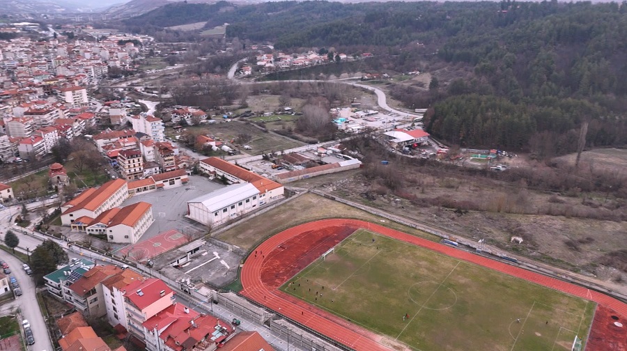 «Όπου υπάρχει Ελλάδα»| Γρεβενά: Λουκέτο στο κολυμβητήριο - Αθλητές στα αζήτητα