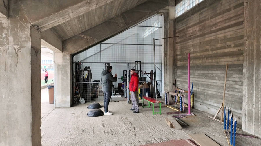 «Όπου υπάρχει Ελλάδα»| Γρεβενά: Λουκέτο στο κολυμβητήριο - Αθλητές στα αζήτητα