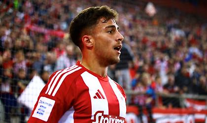 Σταματέλος: «Ο Κωστούλας έχει πολύ μεγαλύτερο ρόλο στον Ολυμπιακό, απ' ότι θα περίμενε και ο ίδιος ο Μεντιλίμπαρ»