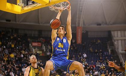 Τέζαρε τον Άρη στο «Αλεξάνδρειο» το Περιστέρι και πέταξε για playoffs και Παναθηναϊκό!