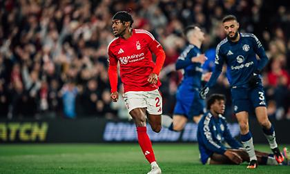 Αστεράτη Νότιγχαμ, λύγισε και τη Μάντσεστερ Γιουνάιτεντ στο «City Ground»