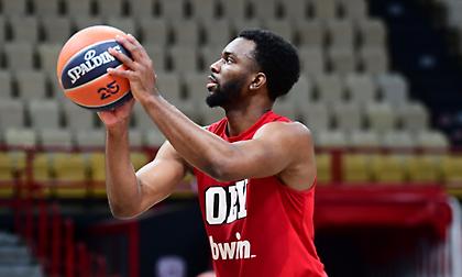 Άλμπα Βερολίνου-Ολυμπιακός: Με 11άδα και Έβανς οι «ερυθρόλευκοι», χωρίς Σπανιόλο οι γηπεδούχοι