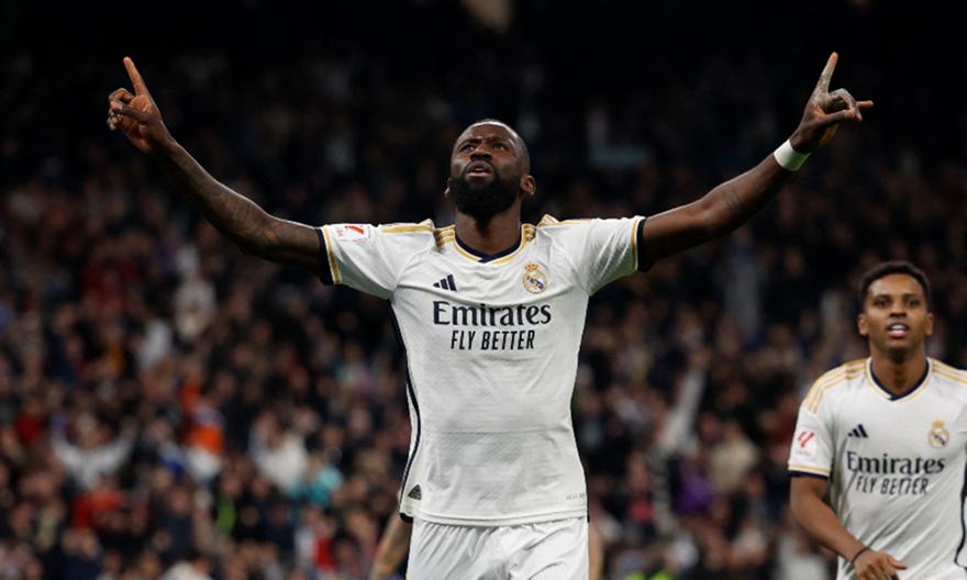 Ρούντιγκερ: Έχει μεγάλες προτάσεις από Σαουδική Αραβία, αλλά θέλει να ανανεώσει με τη Ρεάλ