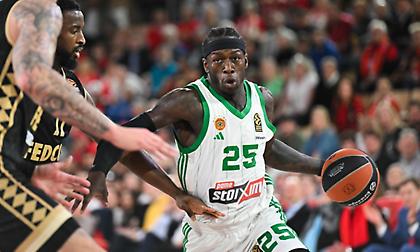 Ναν: Εξήγησε πώς πέτυχε το τρίποντο με φάουλ πανηγυρίζοντας στο έδαφος