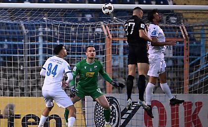 «Πάγωσε» προσωρινά τη Λαμία η Αthens Kallithea, ακυρώθηκε καθυστερημένα μέσω VAR για χέρι το γκολ του Τσιβελεκίδη