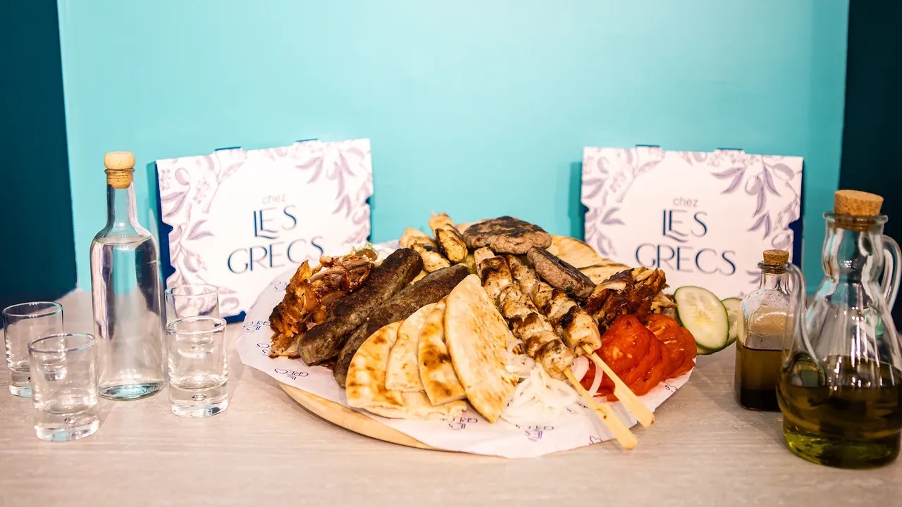 Σερβίροντας σουβλάκι στον Πρίγκιπα του Μονακό