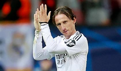 «Το Κατάρ κυνηγάει τον Μόντριτς, αυτός όμως περιμένει την Ρεάλ»