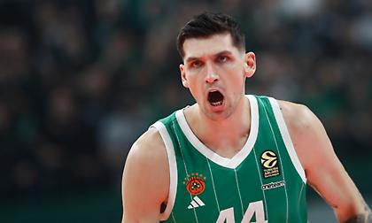 Μήτογλου: «Βγάζω μία χρονιά σε νέα θέση, κάθε μέρα βελτιώνομαι - Η ομάδα δείχνει τι μπορεί να πετύχει»