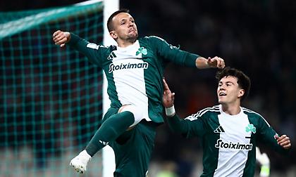 Πήρε το «ριμπάουντ» από την απόκρουση του Μπρινιόλι και έβαλε μπροστά τον Παναθηναϊκό ο Μαξίμοβιτς