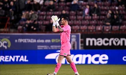 Ένας μέσα, ένας έξω στον Βόλο