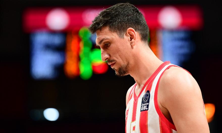 Ένταση στο φινάλε του Ολυμπιακός-Πανιώνιος ανάμεσα σε Λαρεντζάκη και Ντάνιελς