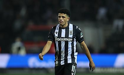 Τρομερός Τάισον: Τραγουδάει Θοδωρή Φέρρη με τον γιο του στην αγκαλιά!