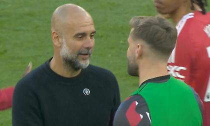 Το βίντεο που εκνεύρισε τον Νέβιλ μετά το ντέρμπι του Μάντσεστερ: Όλοι αγκαλιασμένοι και χαμογελαστοί!