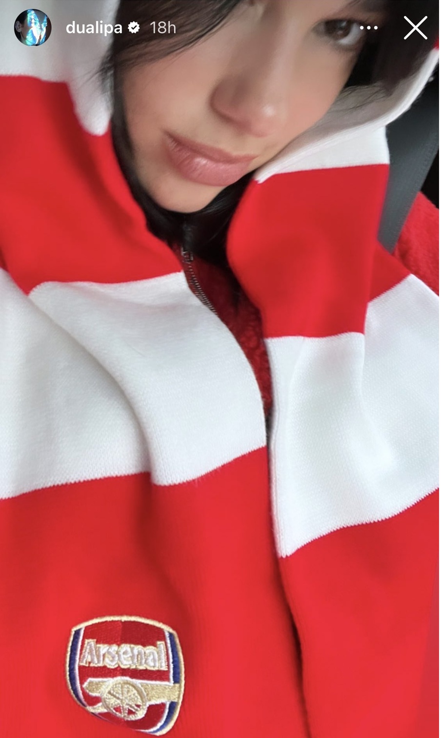 Η Dua Lipa πανηγύρισε τον θρίαμβο της Άρσεναλ στο Emirates