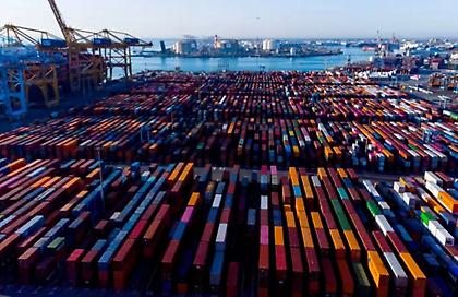 Εγκρίθηκε η απάντηση της ΕΕ στους δασμούς Τραμπ - Χτυπά προϊόντα αξίας €21 δισ. με 10% έως 25%