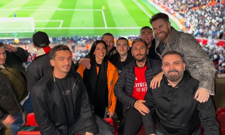 Η Dua Lipa πανηγύρισε τον θρίαμβο της Άρσεναλ στο Emirates