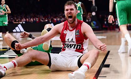Μυθικός Βεζένκοφ έγραψε ιστορία με double-double πόντων & PIR σε όλα τα ματς της Ευρωλίγκας!