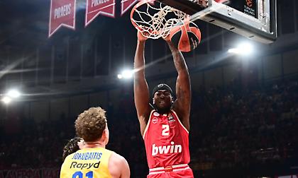 Εμφατικό κάρφωμα του Ράιτ μετά από υπέροχη ασίστ του Φουρνιέ!