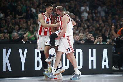 Αποχώρησε υποβασταζόμενος από το ΟΑΚΑ ο ΜακΙντάιρ - Θερμό χειροκρότημα από τους φίλους του Παναθηναϊκού